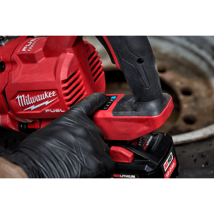 M18 FUEL™ 1インチ 2576Nm ロングノーズ インパクトレンチ